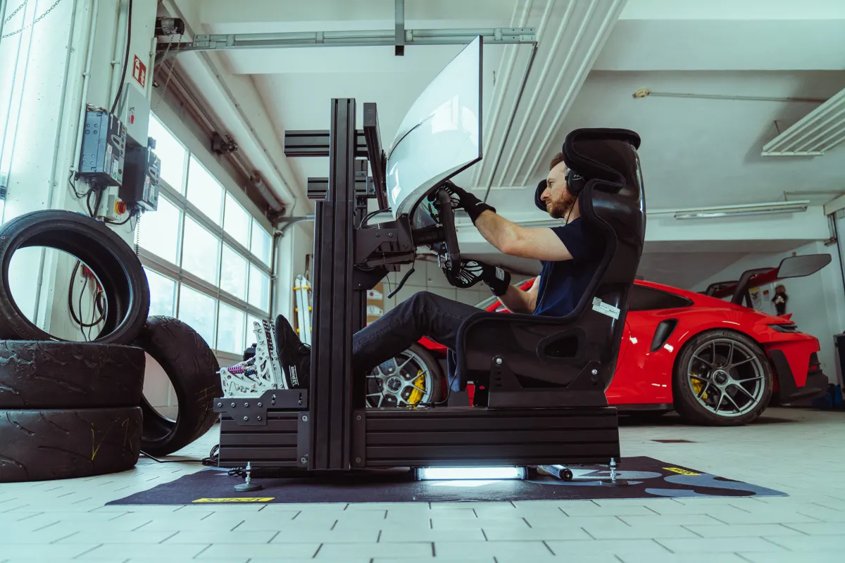 Ready2Race Rennsimulator Core GT in der 992-Konfiguration